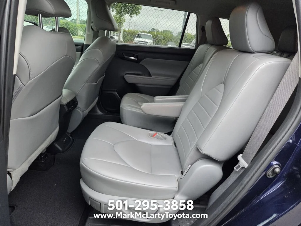 Used 2021  Toyota XLE image 8