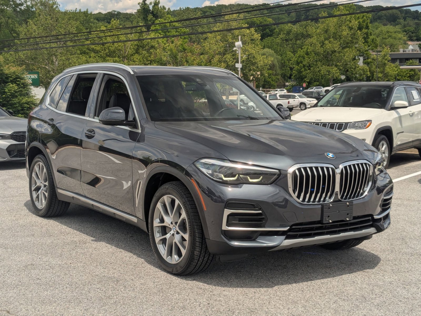 Used 2022 Arctic Grey Metallic BMW xDrive40i image 7