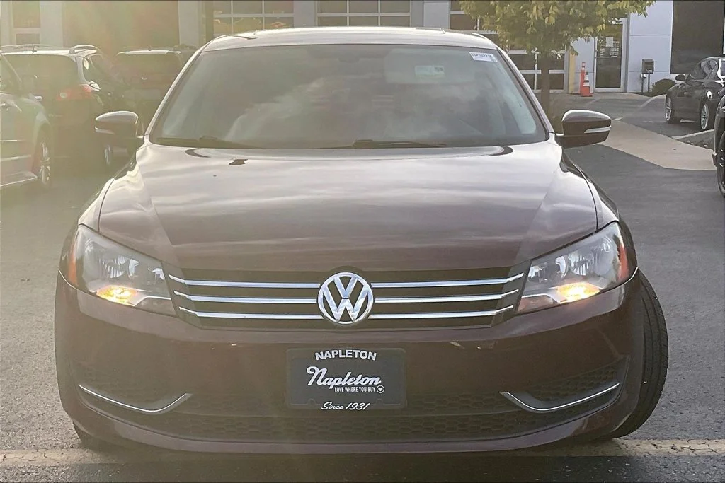 Used 2013 Volkswagen Passat SE with VIN 1VWBH7A34DC006906 for sale in Schaumburg, IL