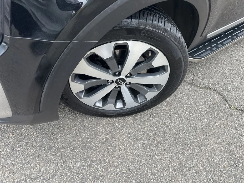 Used 2020 Black Kia S image 2