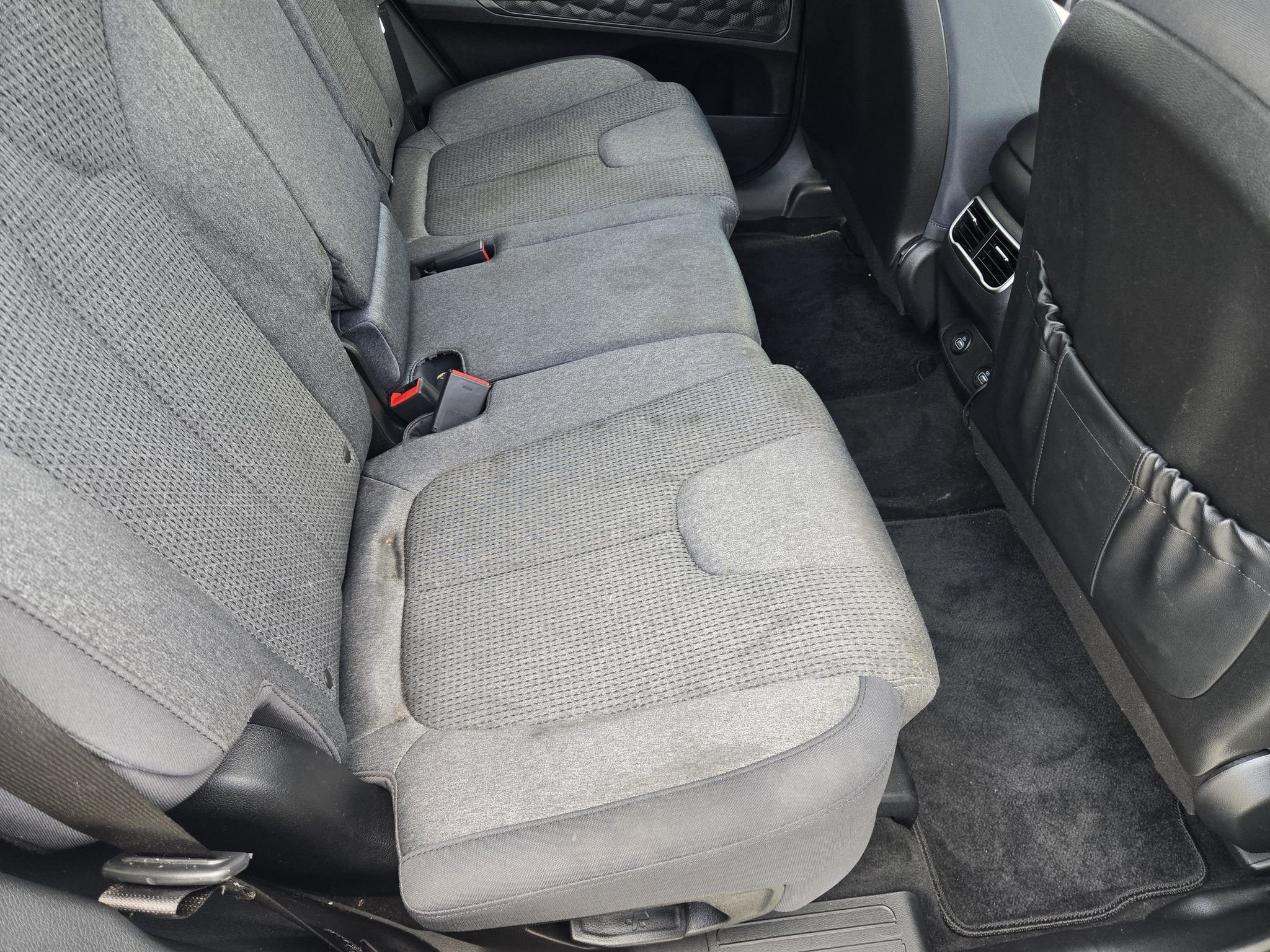 Used 2023 Shimmering Silver Hyundai SEL image 32