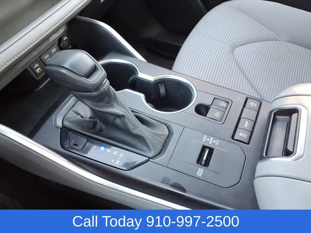 Used 2022 Black Toyota L image 18