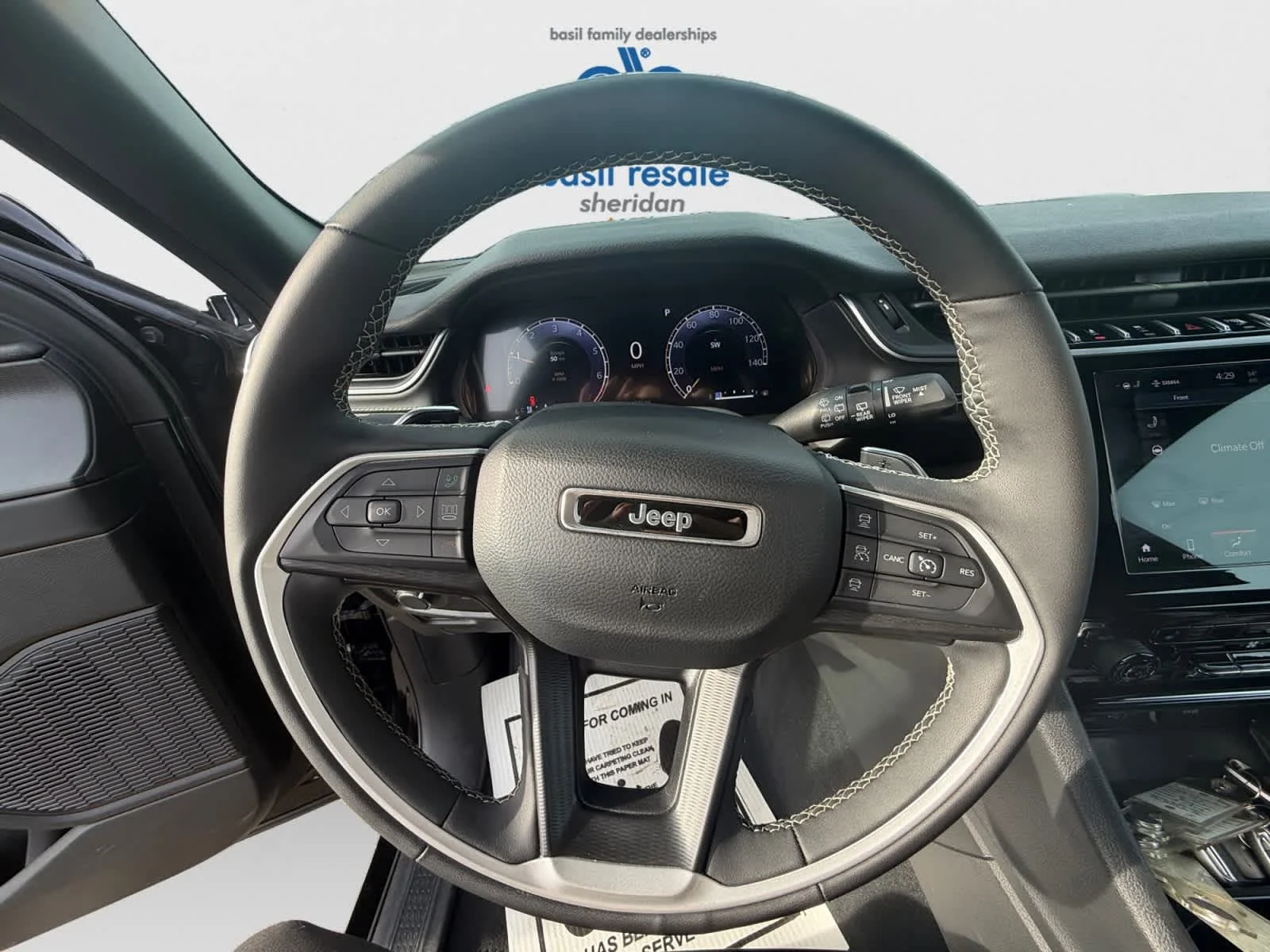 Used 2023 Diamond Black Crystal Pearlcoat Jeep Altitude image 15