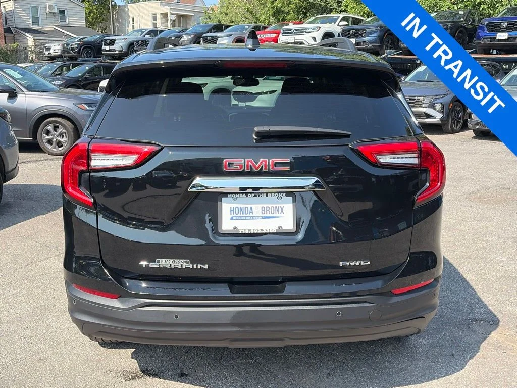 Used 2024 Ebony Twilight Metallic GMC SLE image 20