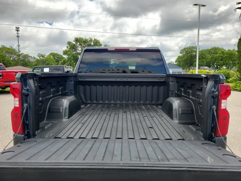 Used 2020 Shadow Gray Metallic Chevrolet LT image 8