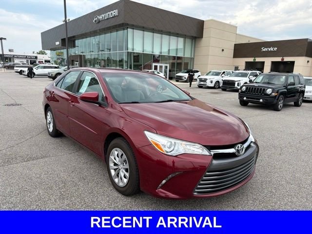 Used 2017 Red Toyota LE image 23