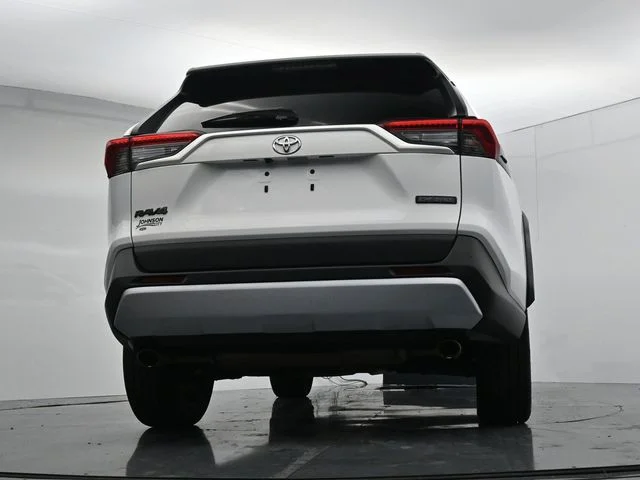 Used 2024  Toyota Adventure image 31