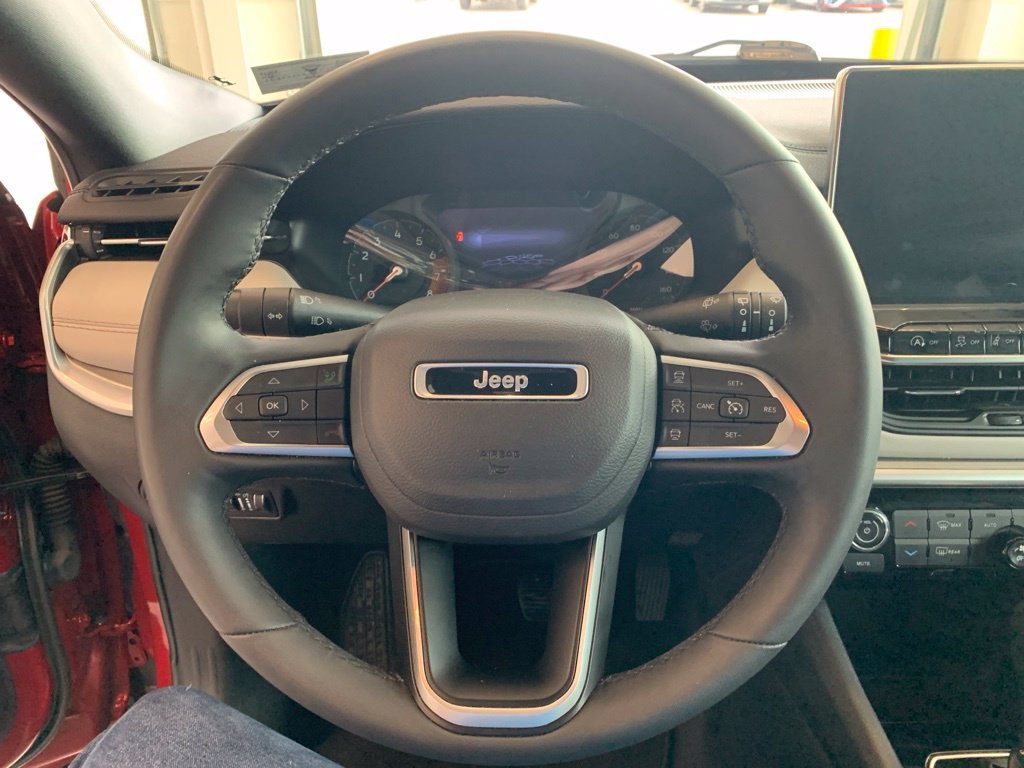 2025 Jeep Compass Limited - Photo 4