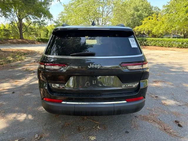 Used 2023 Gray Jeep Limited image 4