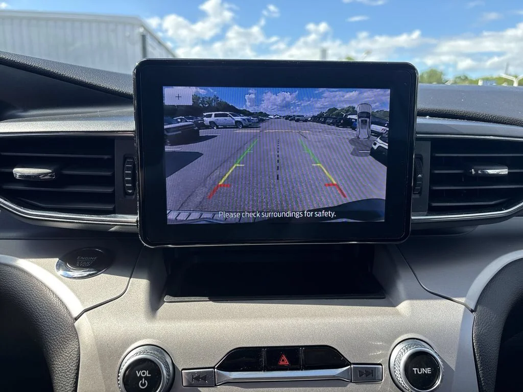 Used 2023 Gray Ford XLT image 24