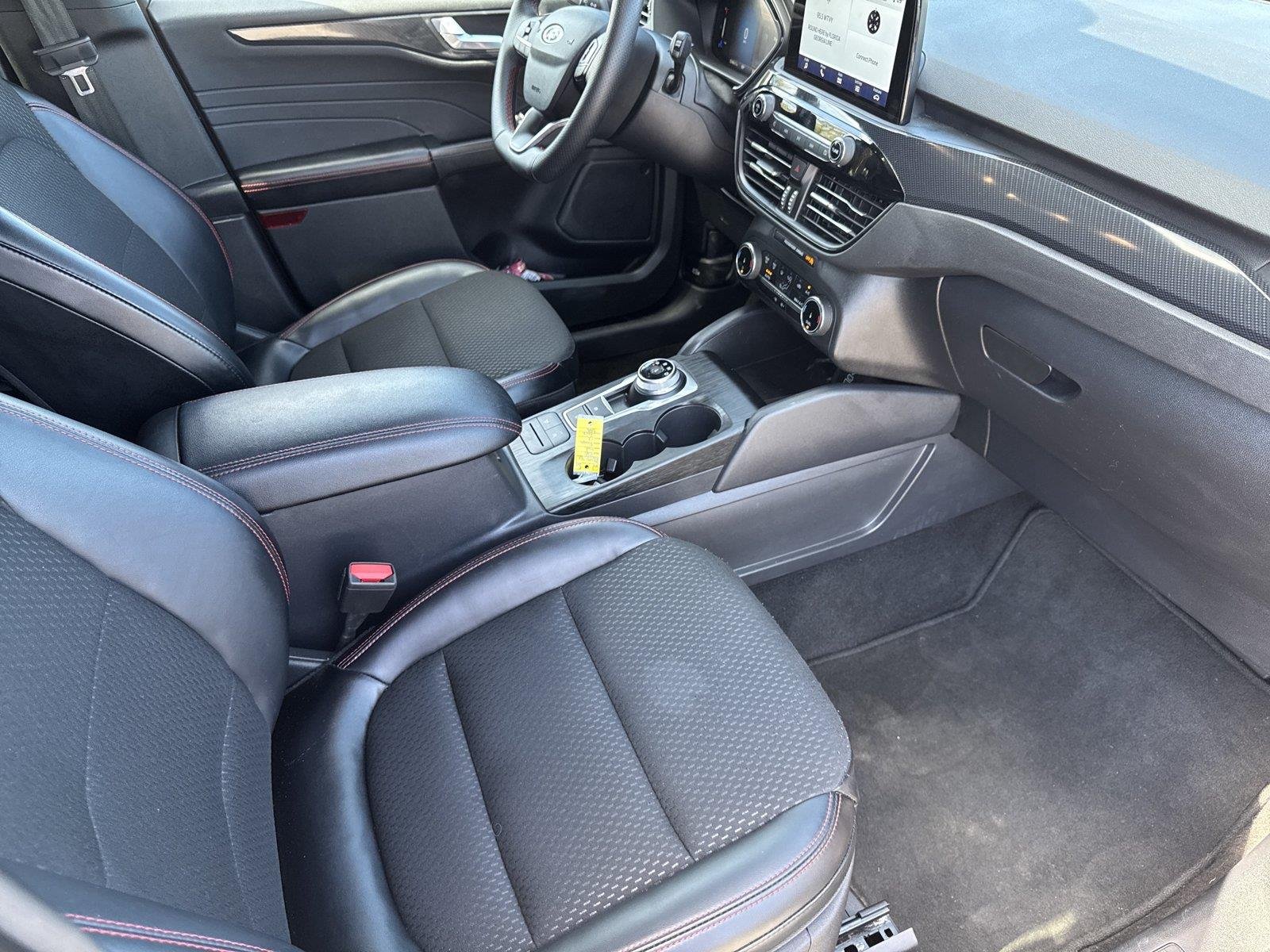 Used 2025 Agate Black Ford ST-Line image 28