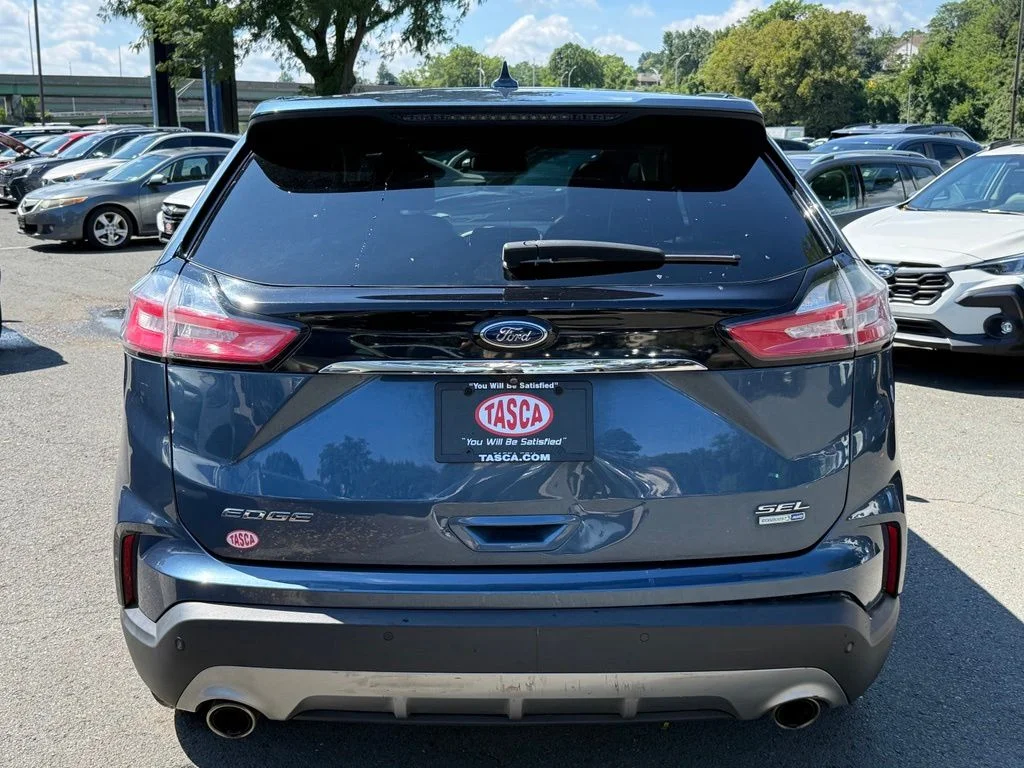 Used 2019 Blue Metallic Ford SEL image 9