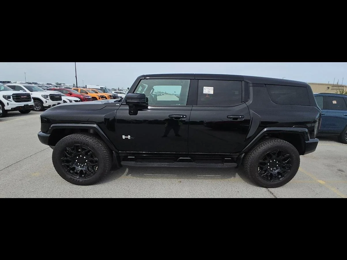 Used 2025 Void Black GMC 2X image 8