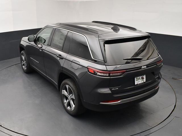 New 2026 Baltic Gray Metallic Clear-Coat Exterior Paint Jeep Limited image 16