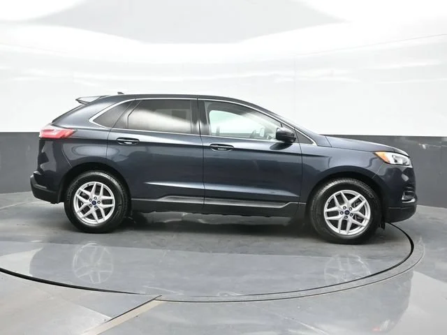 Used 2022 Blue Ford SEL image 8