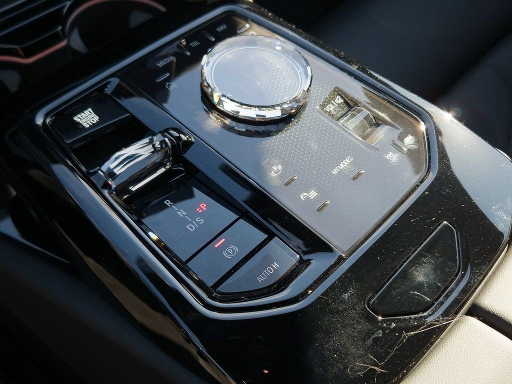 New 2026 Black Sapphire Metallic BMW 530i xDrive image 12