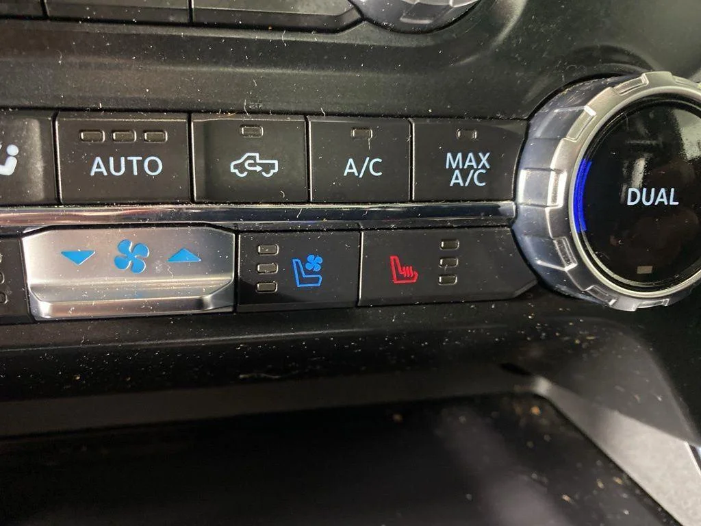 Used 2022 Agate Black Ford LARIAT image 23
