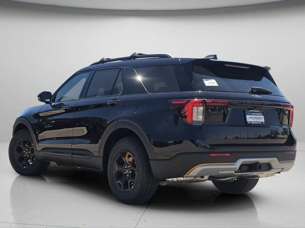 New 2026 Agate Black Metallic Ford Tremor image 25