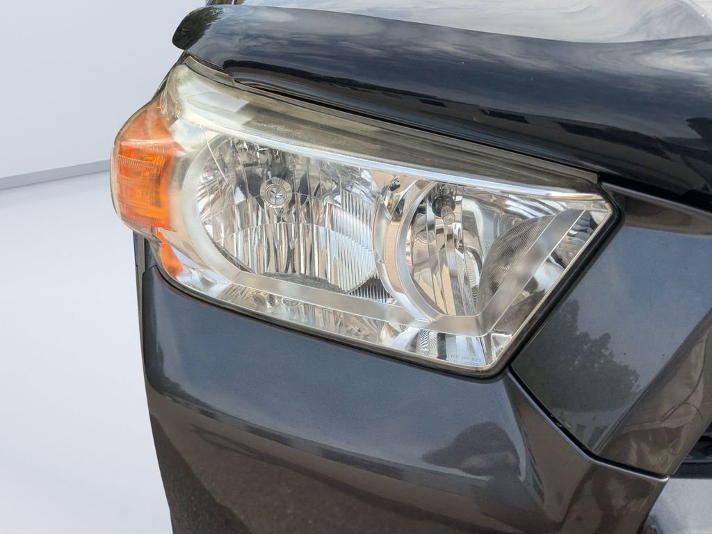 Used 2012 Gray Toyota SR5 image 9