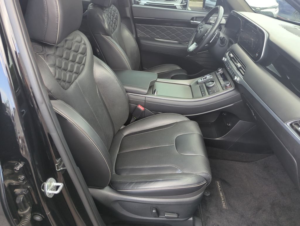 Used 2022 Black Hyundai Calligraphy image 41