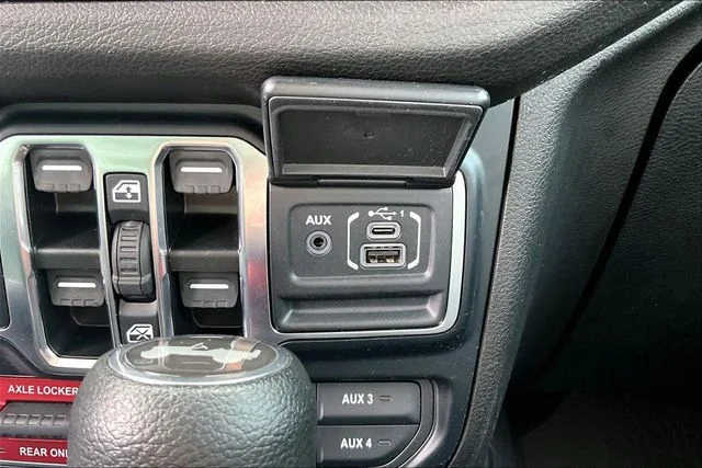 Used 2024 Anvil Clearcoat Jeep Sport image 16