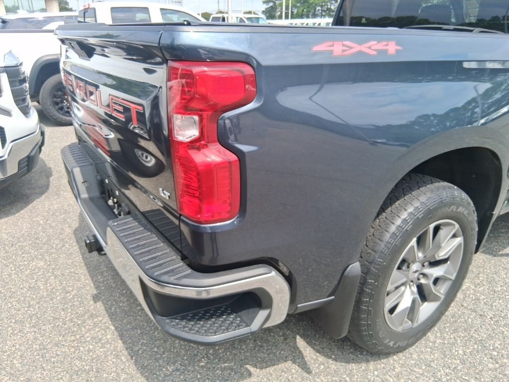 Used 2021 Gray Chevrolet LT image 7