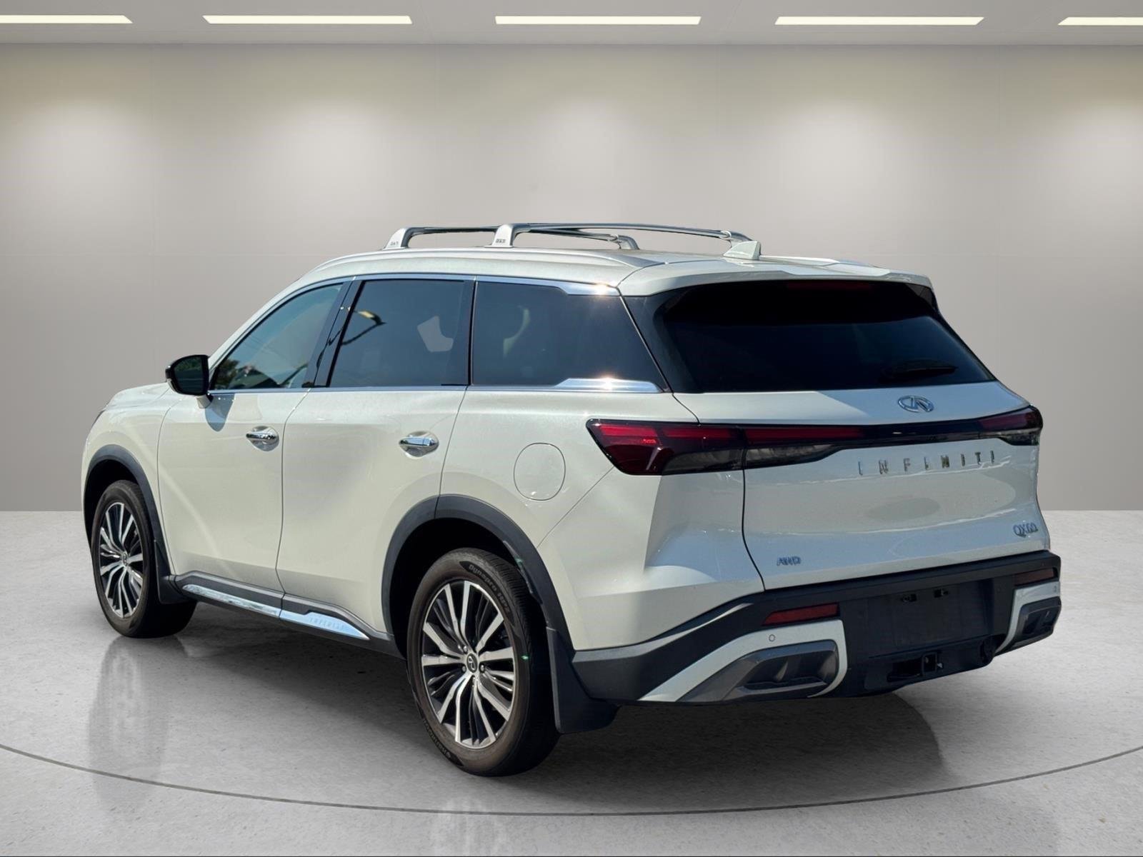 Used 2024 Majestic White INFINITI SENSORY image 3