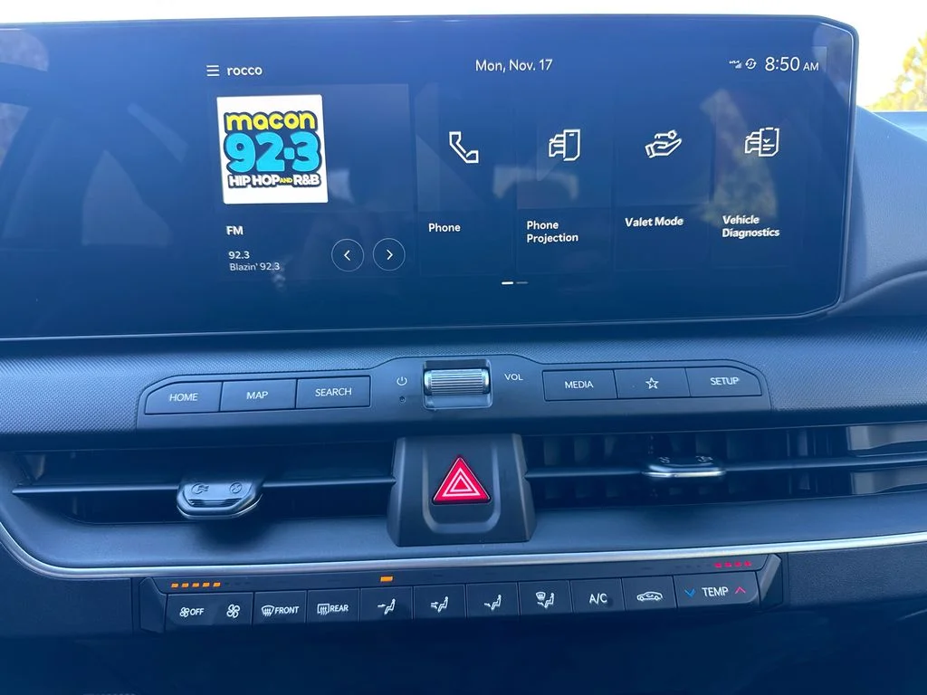 New 2025 White Kia LXS image 28