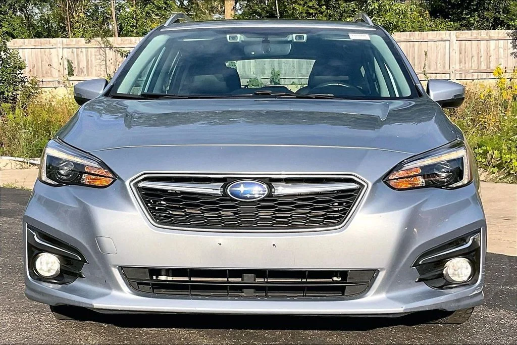 Used 2018 Silver Subaru 2.0i Limited image 2