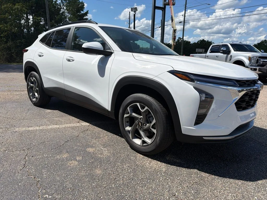 New 2026 Summit White Chevrolet LT image 7