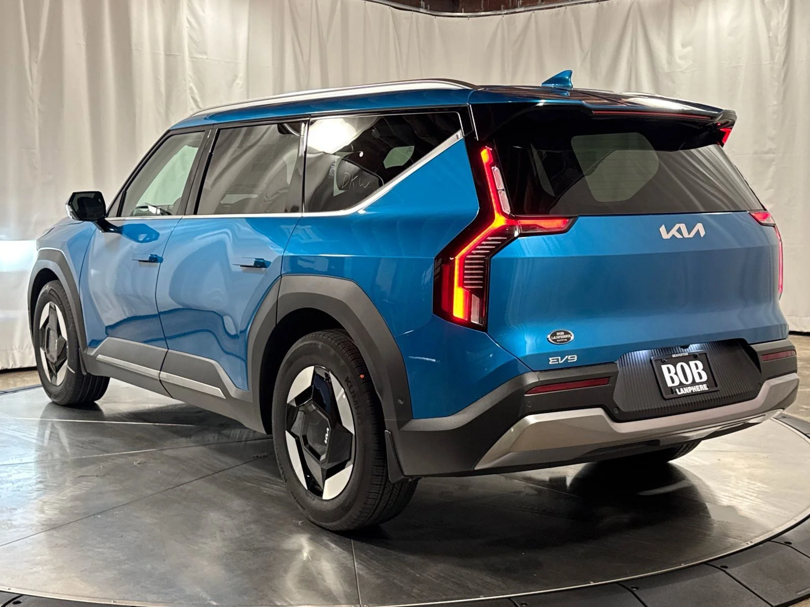New 2026 Ocean Blue Kia Wind image 7