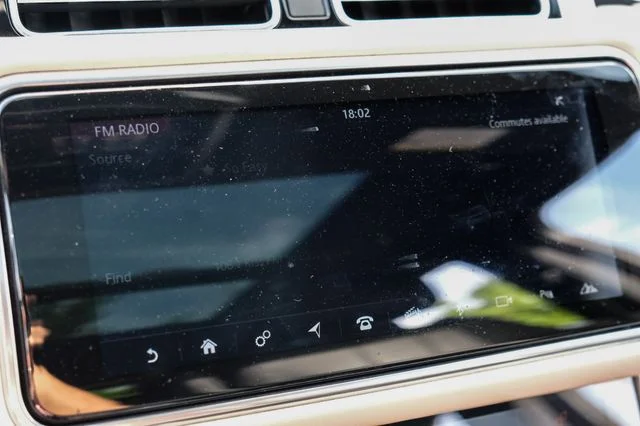Used 2019 White Land Rover 5.0L V8 Supercharged image 42