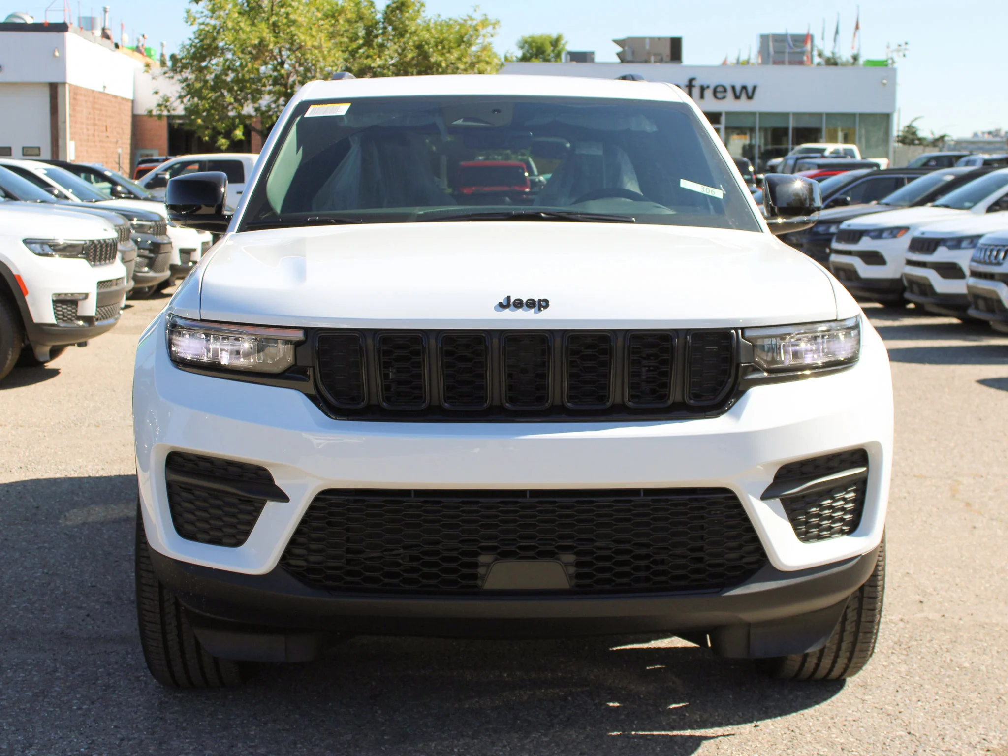 New 2025 White Jeep Altitude* 4x4, Sunroof, Trailer Tow Pkg, Heated Leather image 7
