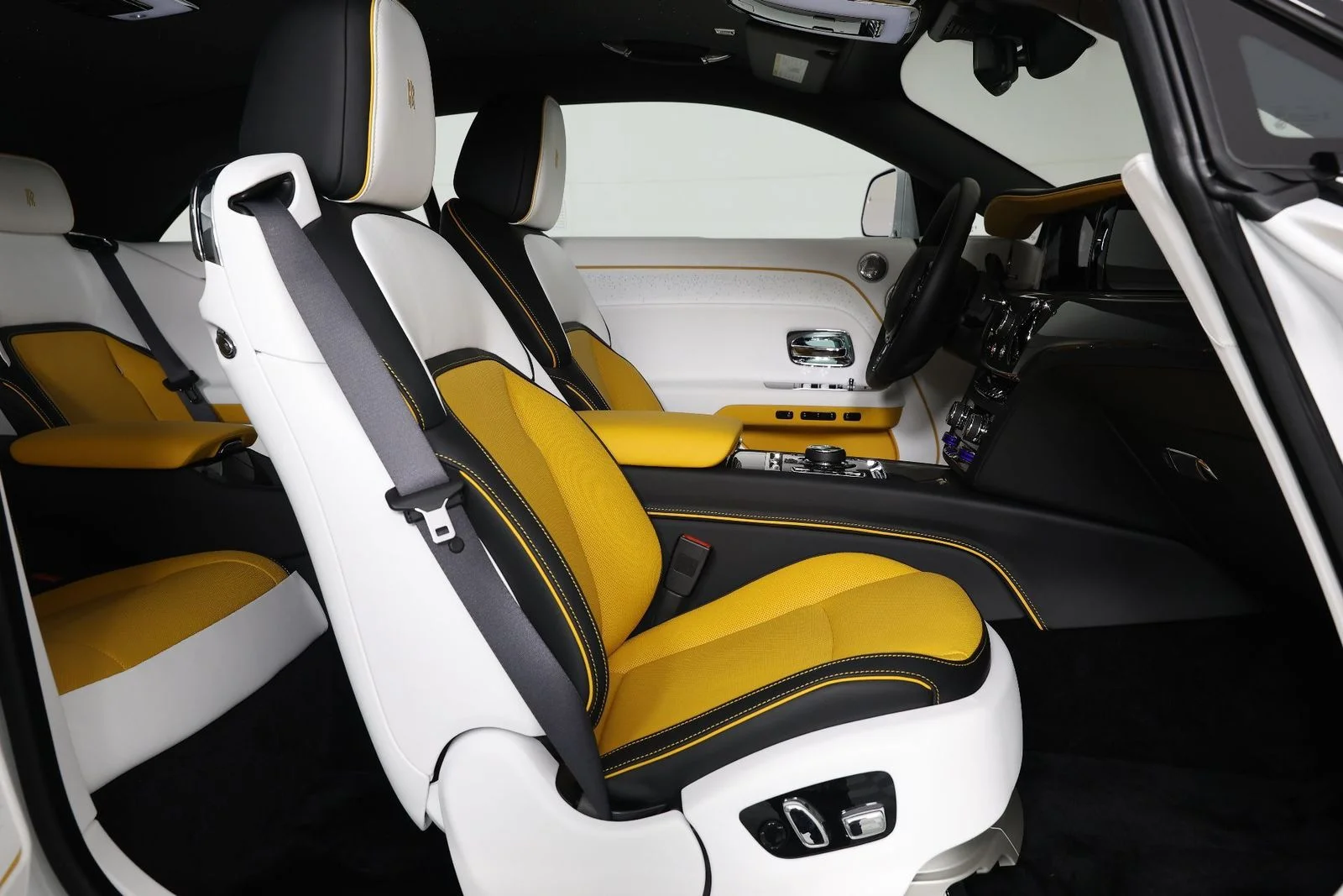New 2025 Arctic White Rolls-Royce Black Badge image 33