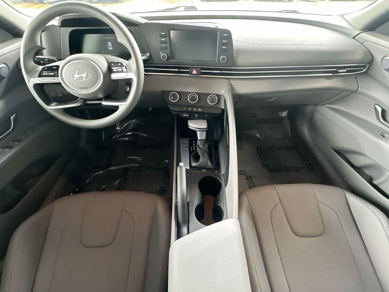 Certified Used 2025 Amazon Gray Hyundai SE image 24