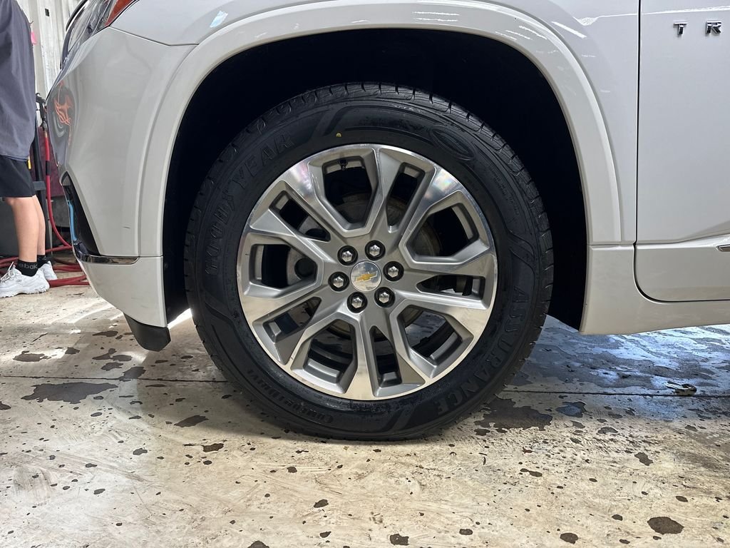 Used 2019 White Chevrolet Premier image 11