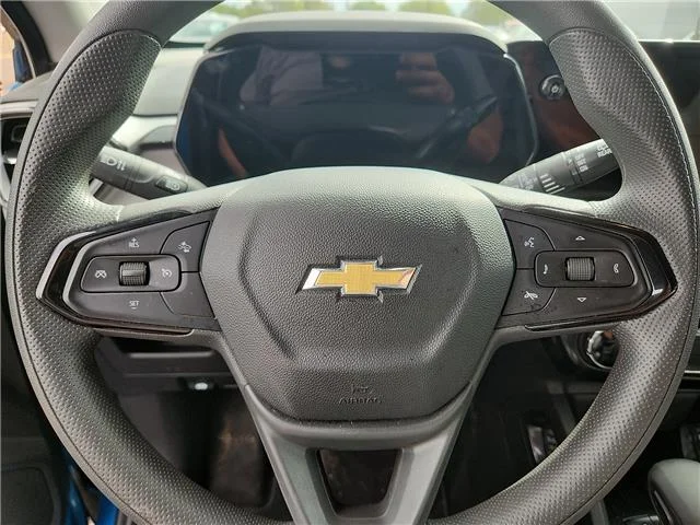 Used 2025 Blue Chevrolet LT Front-Wheel Drive image 20
