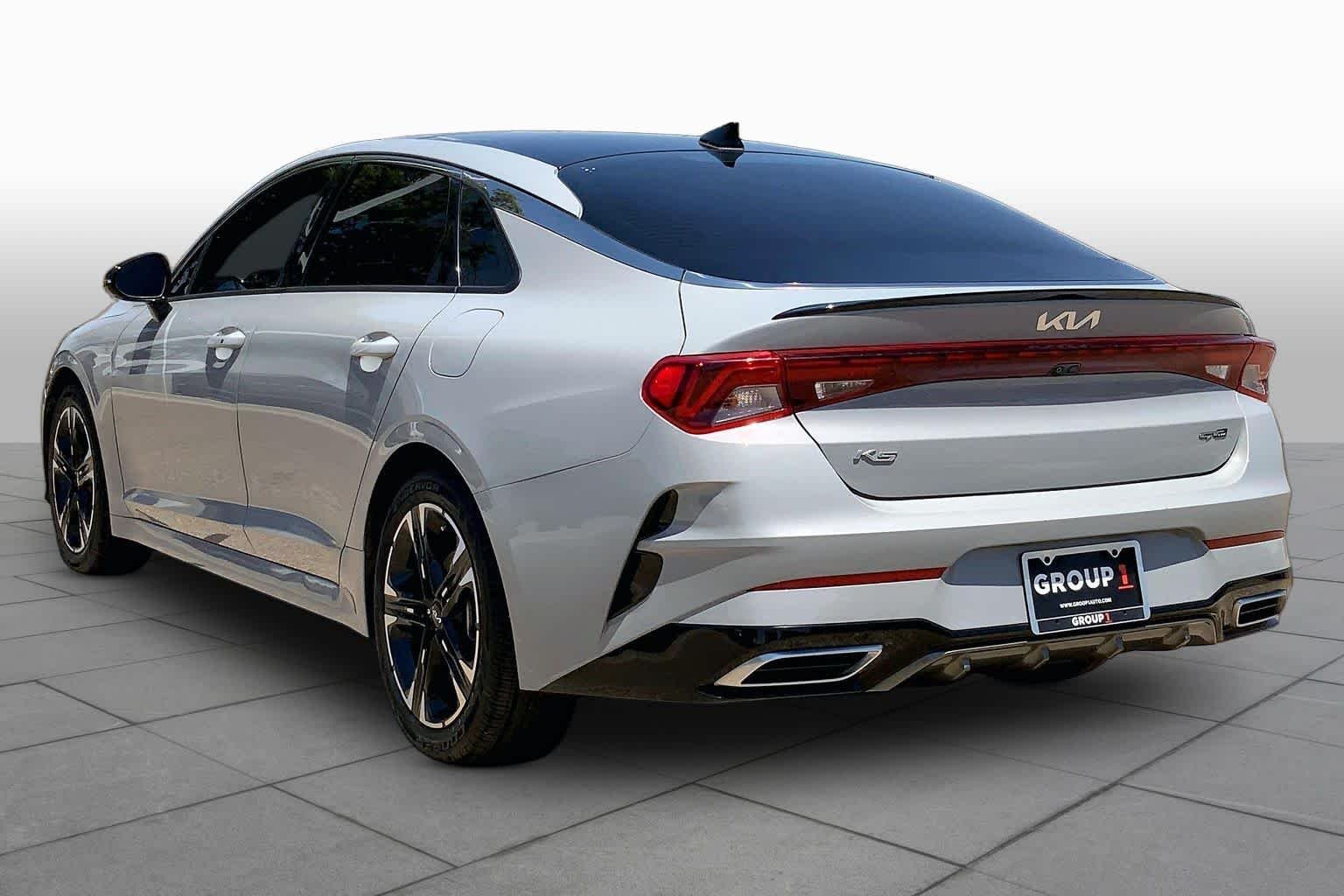 Used 2022 Wolf Gray Kia GT-Line image 11