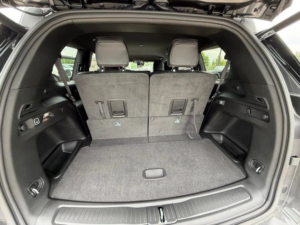 New 2026 Baltic Gray Metallic Clear-Coat Exterior Paint Jeep Laredo image 26