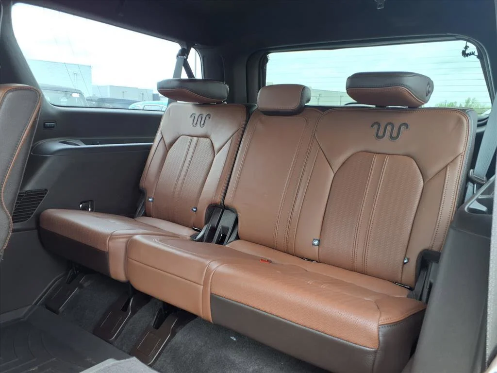 Used 2024 Black Metallic Ford King Ranch image 28