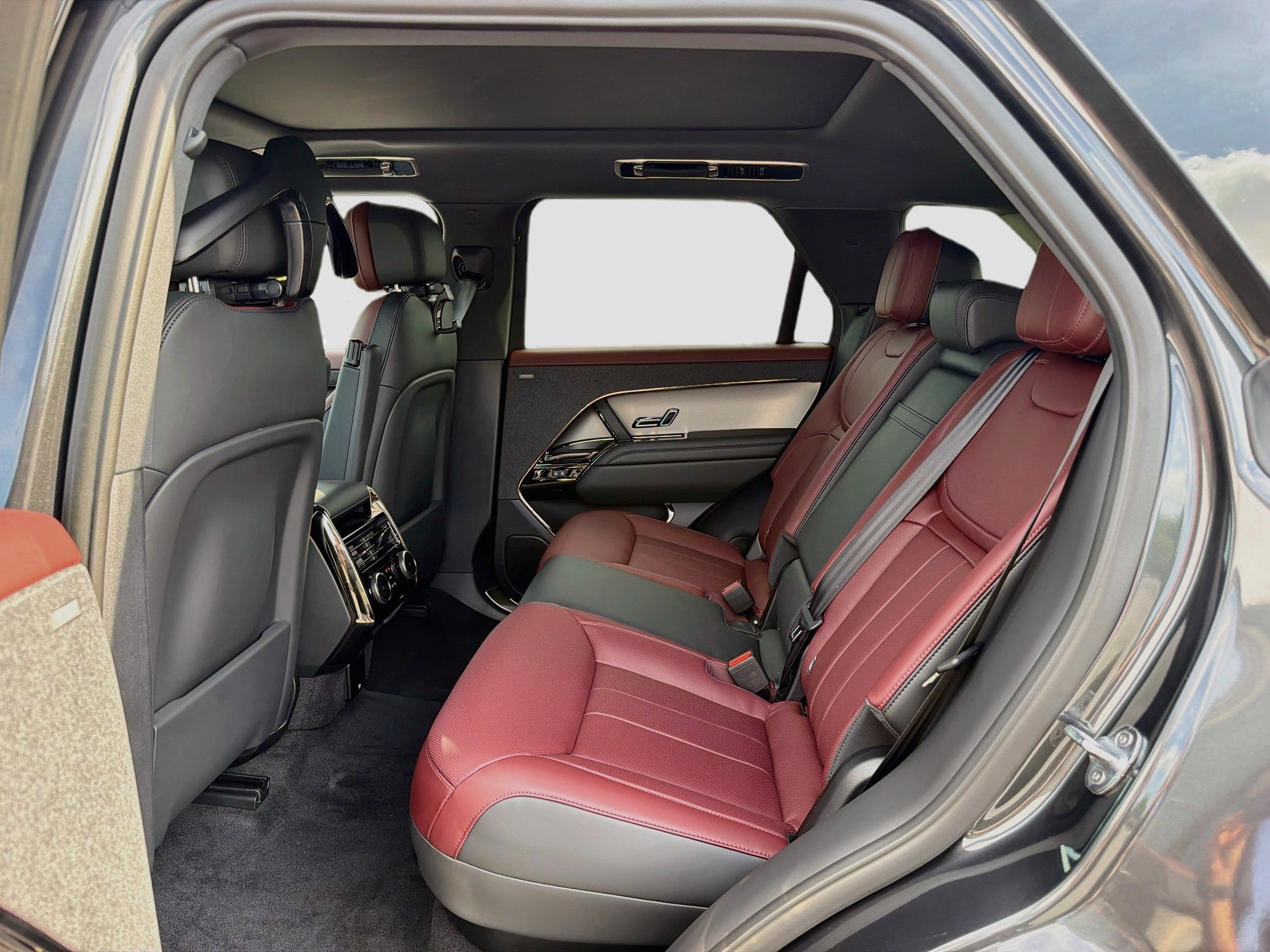New 2026 Gray Land Rover Dynamic SE image 22