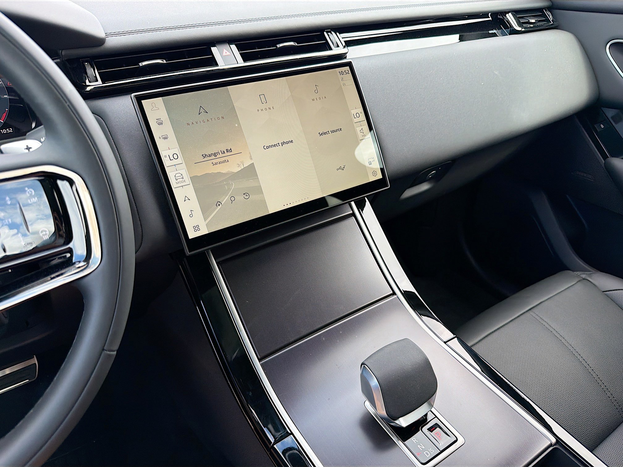 New 2026 Zadar Grey Land Rover Dynamic SE image 27