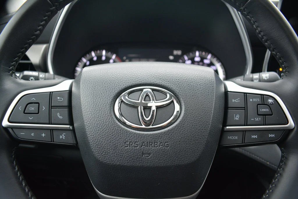 2023 Toyota Highlander XLE - Photo 12