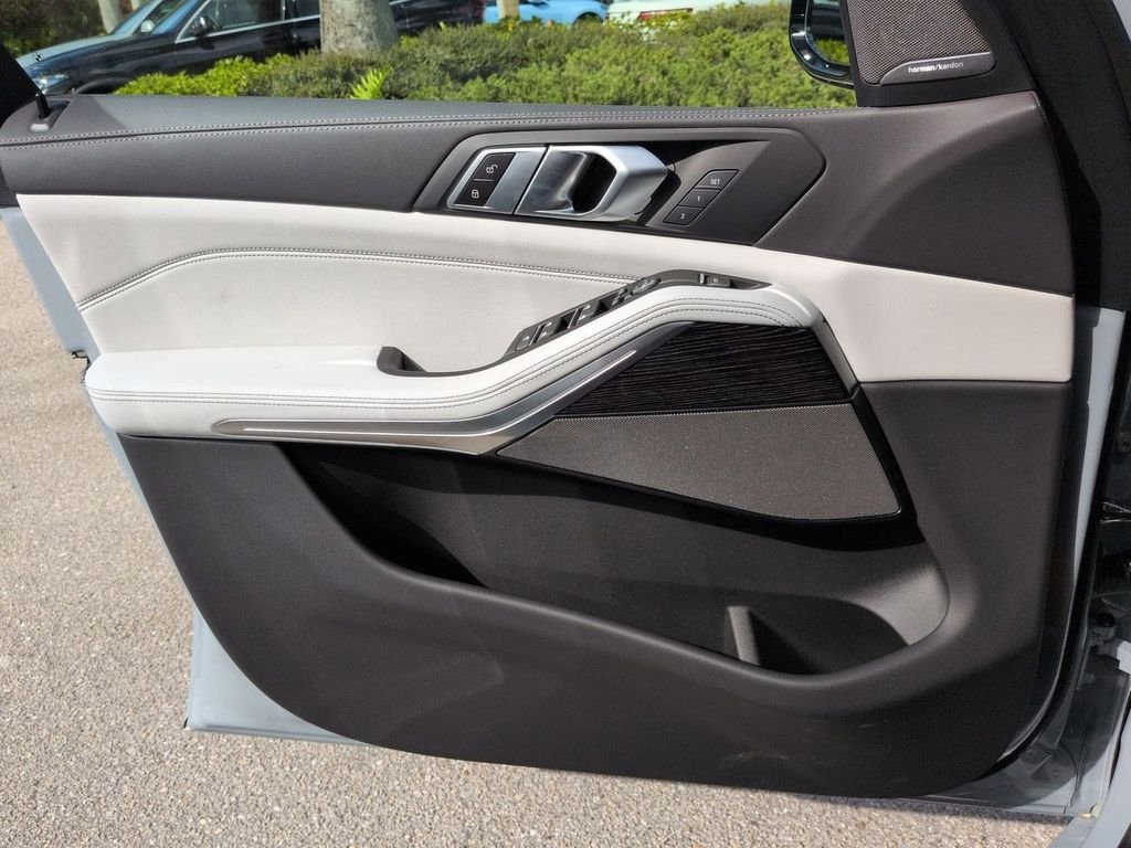 New 2026 Brooklyn Grey Metallic BMW xDrive40i image 31