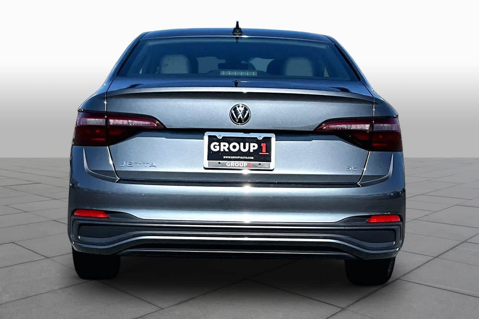 Pre-Owned 2024 Volkswagen Jetta SE