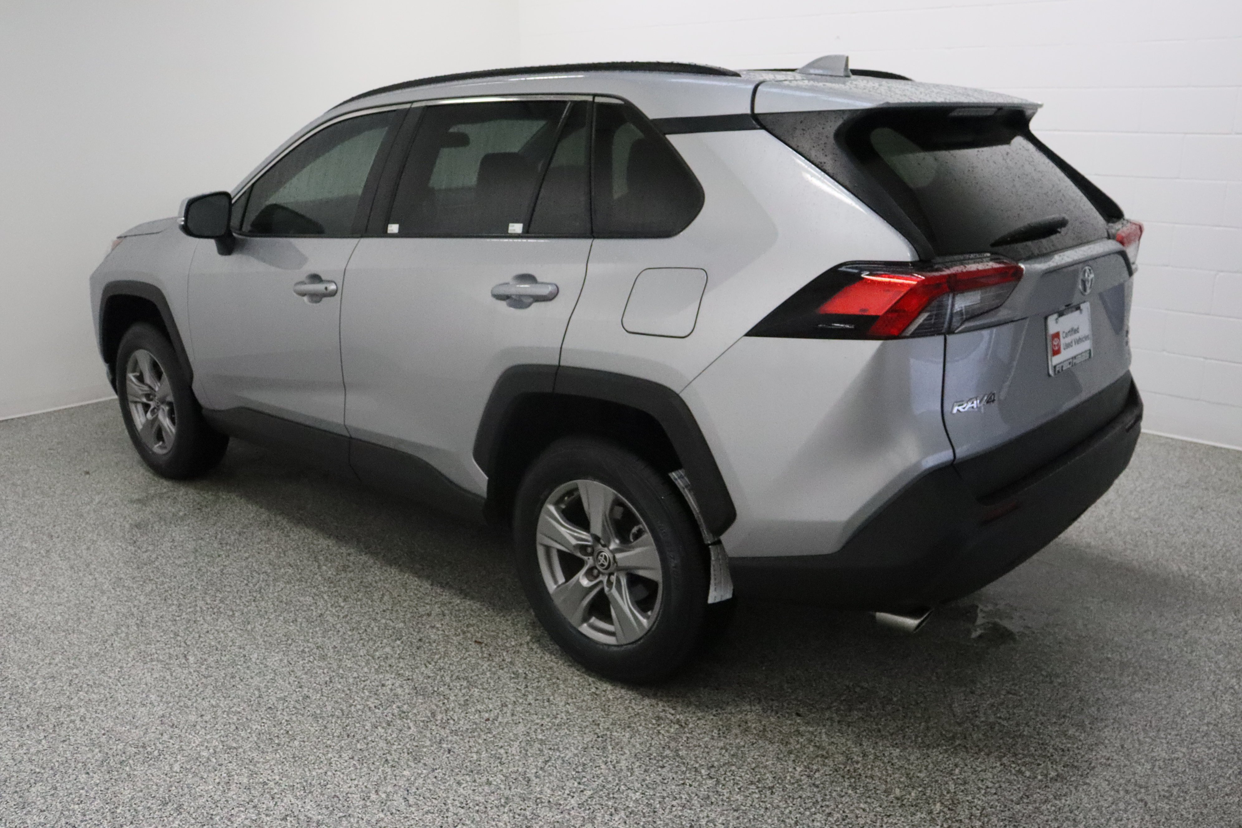 Certified Used 2025 Silver Sky Metallic Toyota XLE 2.5L image 9