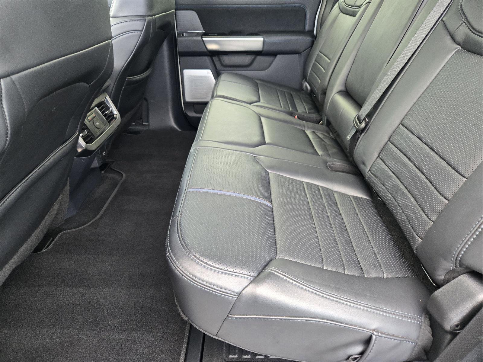 Used 2025 Star White Metallic Tri-Coat Ford Platinum image 29