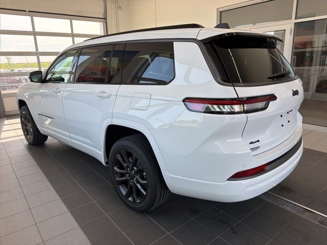 New 2026 Bright White Clear-Coat Exterior Paint Jeep Limited Reserve image 3
