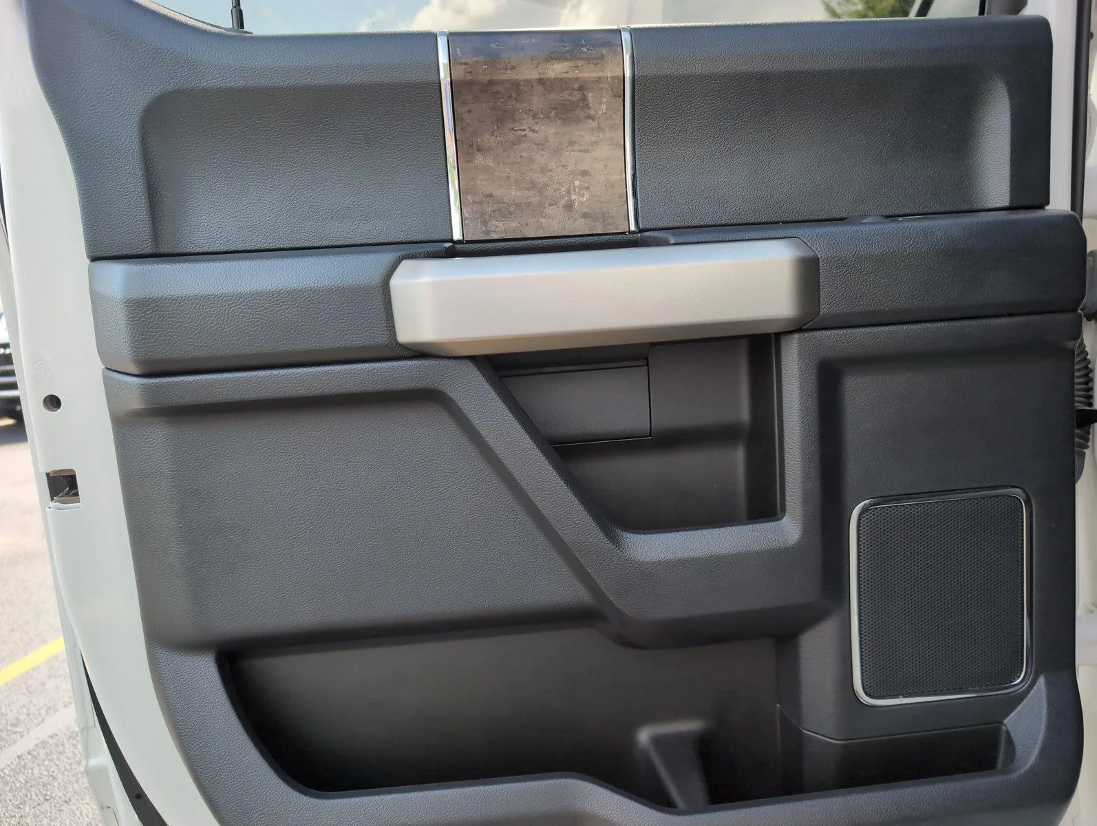 Used 2022 Star White Metallic Tri-Coat Ford Lariat image 36