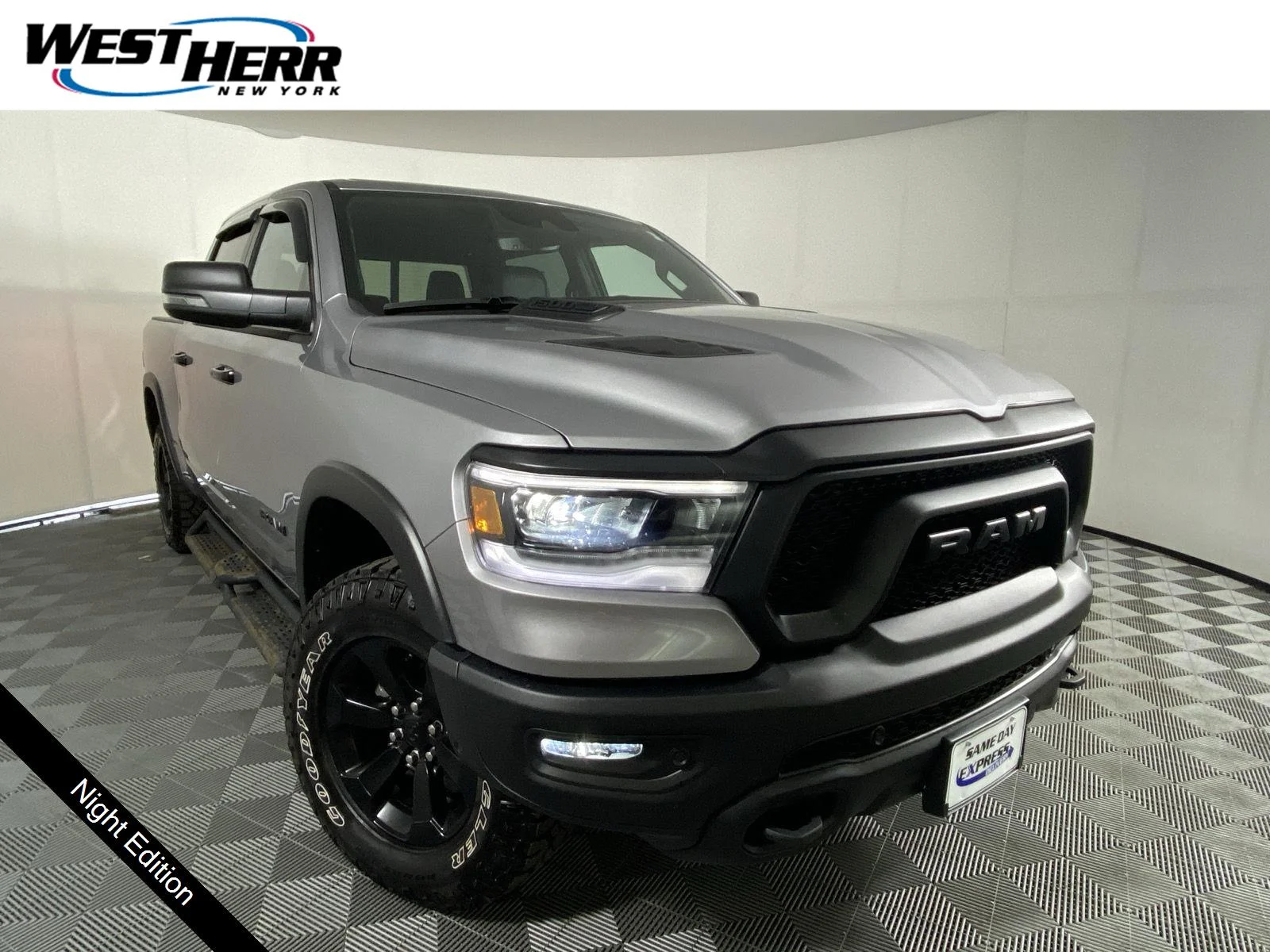 Used 2024 Billet Silver Metallic Clearcoat Ram Rebel image 1